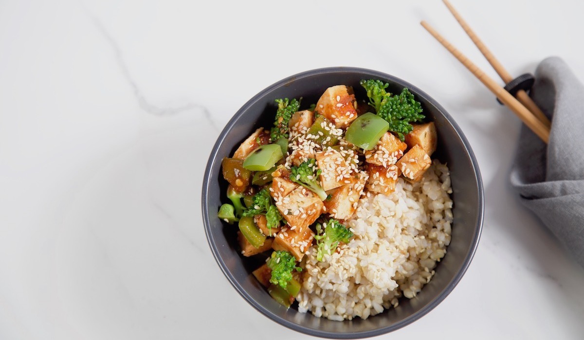 Hunan-Chicken-Broccoli-Rice-Bowl-1