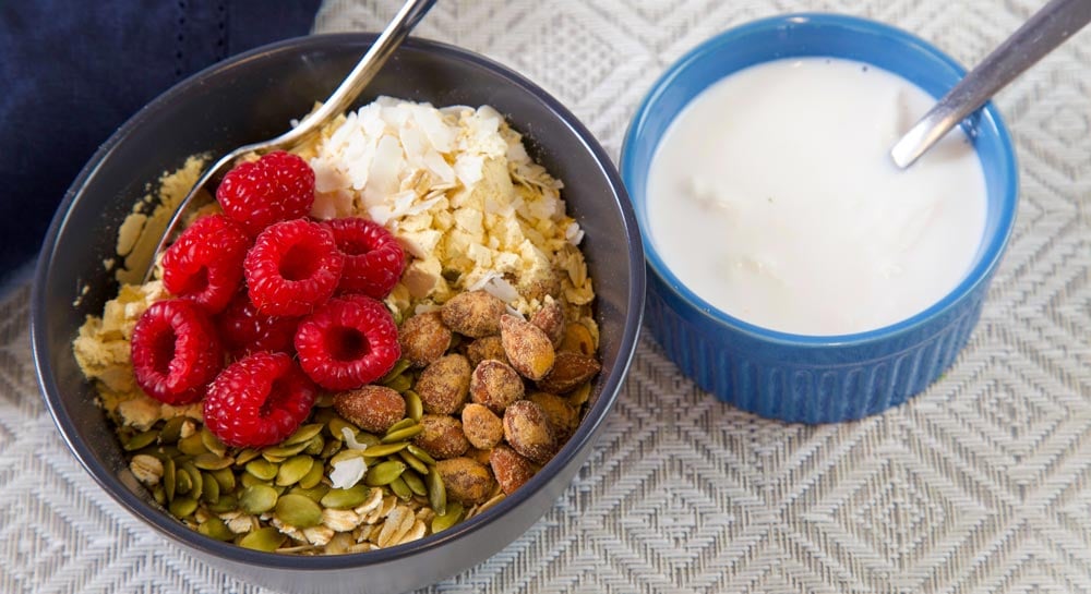 Muesli-Bowl-Ingredients-Mixed-Oats-Overnight-1-1