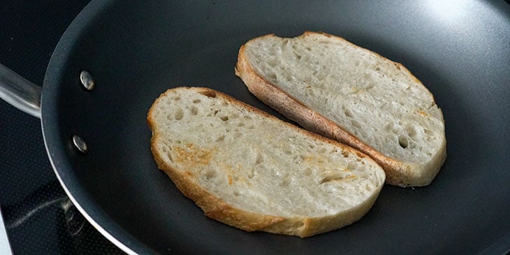 toasting sandwich bread in non stick skillet 