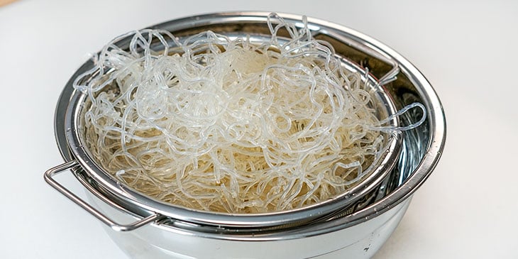kelp noodles straining for vegan pad thai recipe 