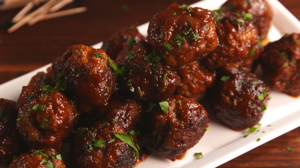 Chicken Meatballs with Low Calorie Barbecue Sauce