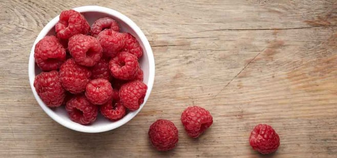 bowl of raspberries