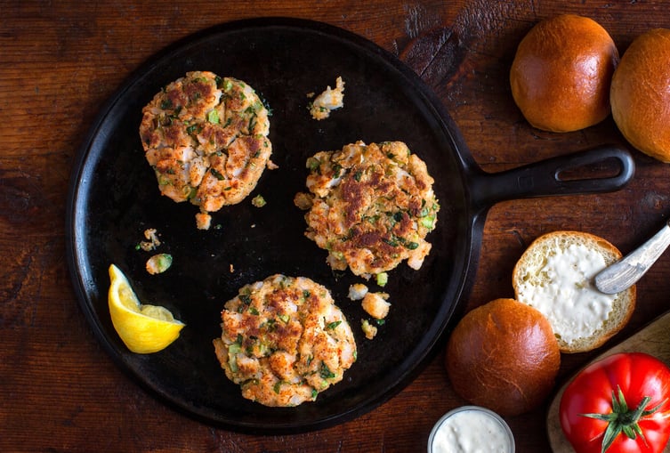 CRISPY SHRIMP BURGERS CRISPY SHRIMP BURGERS
