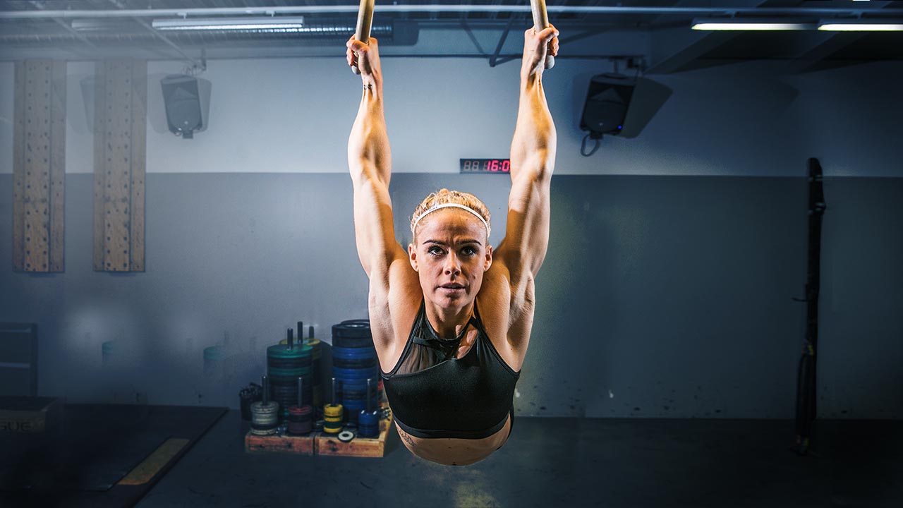 Fit to begin. Калистеника девушки. Muscle ups кроссфит.