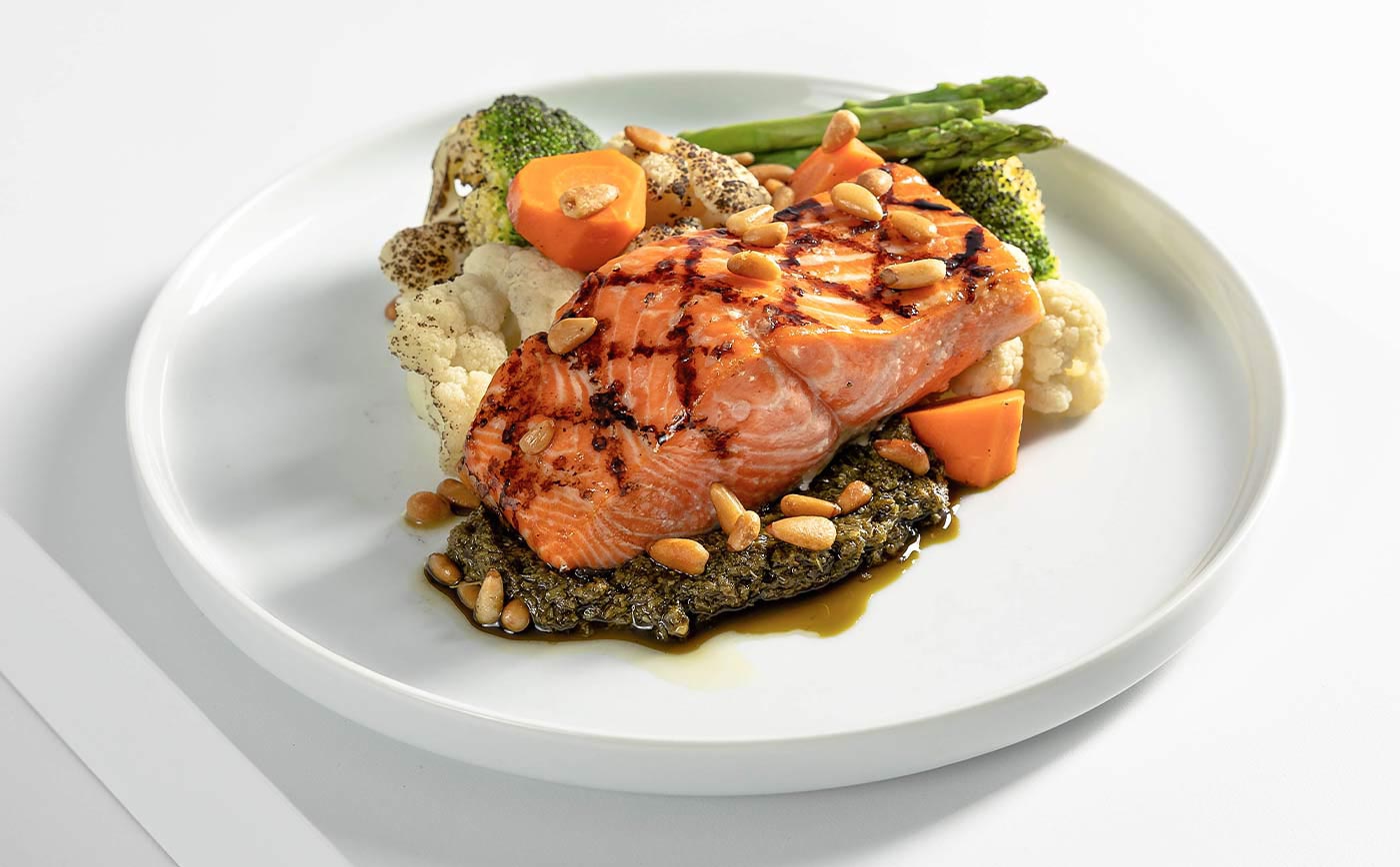 keto-meal-delivery-sustainably-caught-salmon-with-pesto-and-pine-nuts