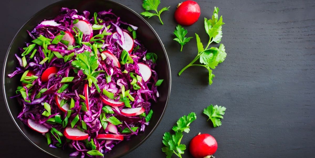 Non-Starchy-Vegetables-List- colorful-plated-salad
